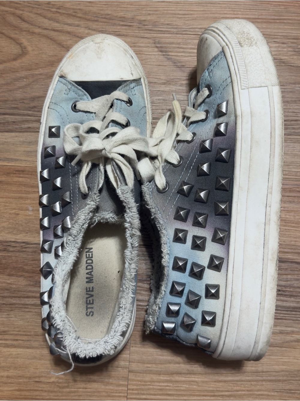 Steve Madden Women's Blue Ombre Studded Lace-Up Platform Sneaker